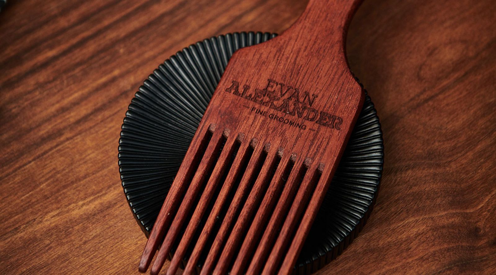 Mens Grooming: Wooden Beard Combs for Essential Beard Care